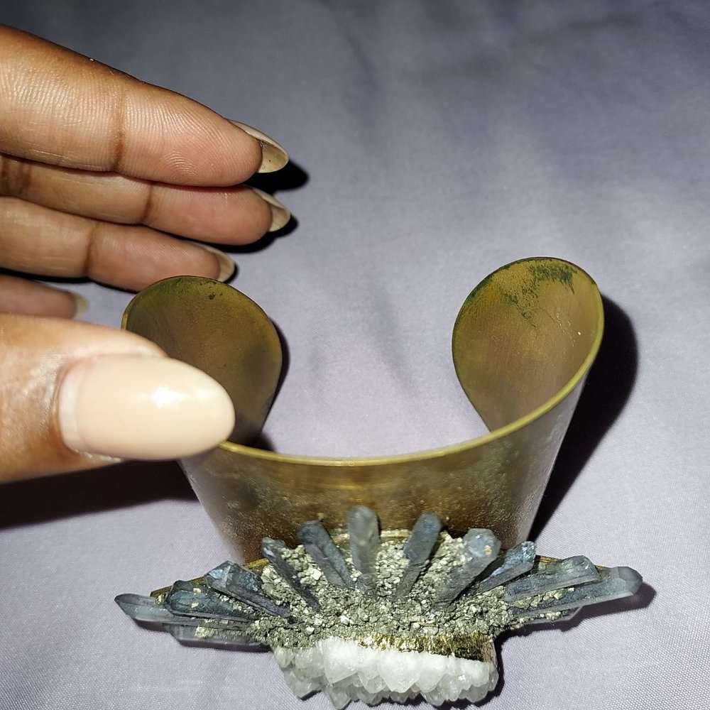 Crystal Cuff - Picture 6 of 9